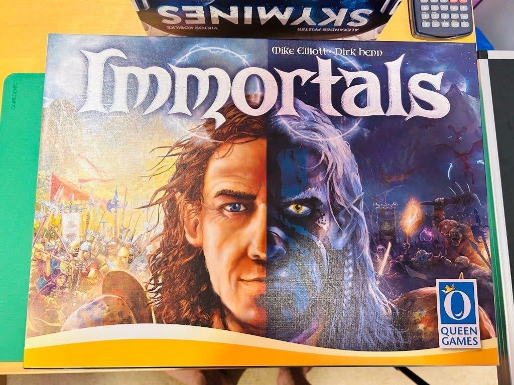 Immortals (Eng; NL handleiding), Vijf spelers of meer, Ophalen of Verzenden, Nieuw, Queen Games