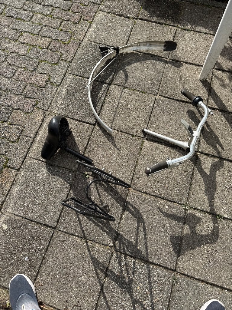 Diverse fiets onderdelen: wielen, stuur, zadel, spatbord, Ophalen, Gebruikt, Versnellingen, 56 cm of meer