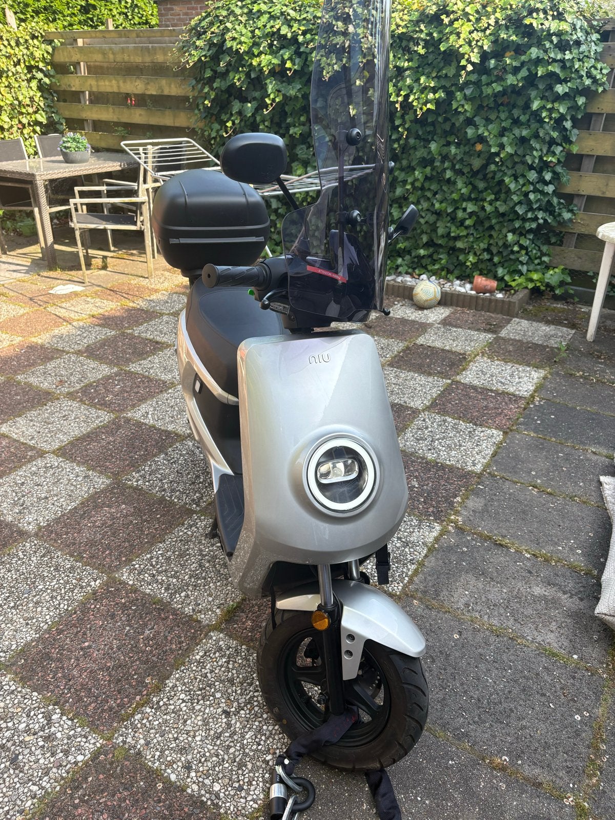 NIU MQI+ Sport Elektrische Scooter - Zo goed als nieuw, Fietsen en Brommers, Snorfietsen en Snorscooters, Ophalen, Zo goed als nieuw