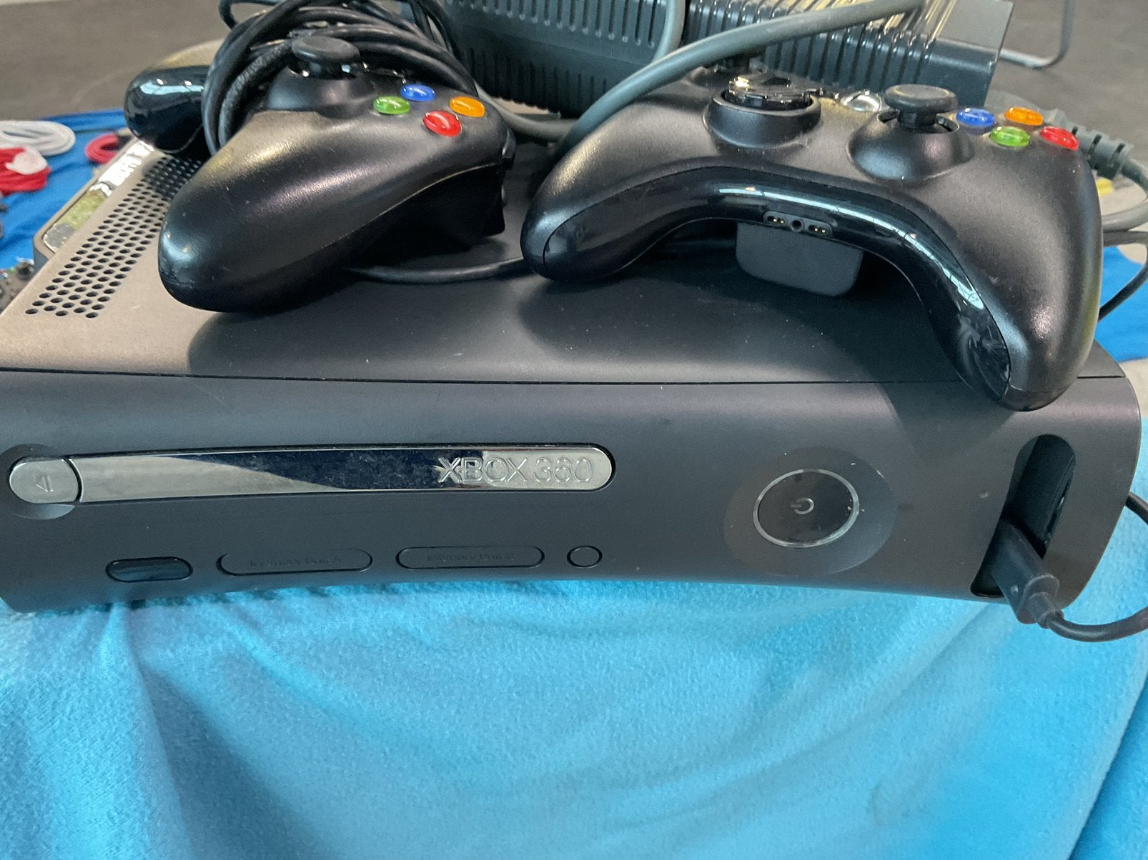 🔥 Goedwerkende en complete XBOX 360 🔥, Spelcomputers en Games, Spelcomputers | Xbox 360, Ophalen of Verzenden, Zo goed als nieuw
