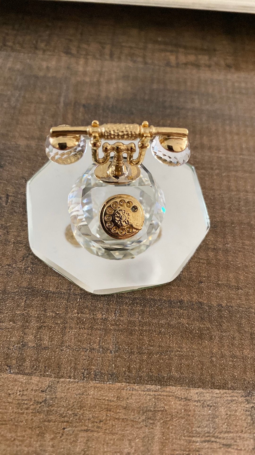 Swarovski telefoon met goud accenten, Verzamelen, Swarovski, Ophalen of Verzenden, Zo goed als nieuw, Figuurtje