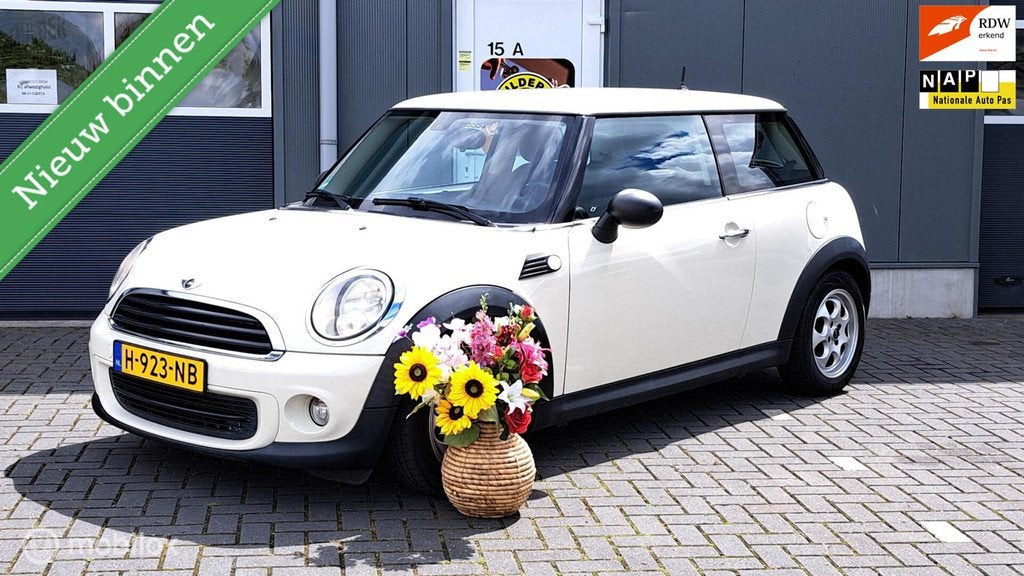 Mini Mini 1.6 One MINIMALIST Pepper, Voorwielaandrijving, Electronic Stability Program (ESP), Gebruikt, Euro 6