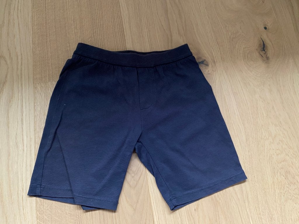Korte broek Armani maat 92, Kinderen en Baby's, Kinderkleding | Maat 92, Zo goed als nieuw, Jongen, Armani, Ophalen