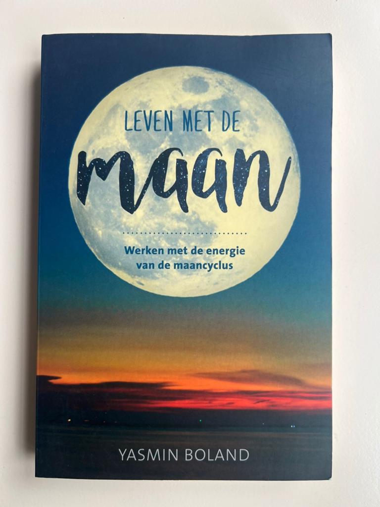 Boek: Leven met de maan, Boeken, Esoterie en Spiritualiteit, Ophalen of Verzenden, Zo goed als nieuw, Astrologie, Achtergrond en Informatie