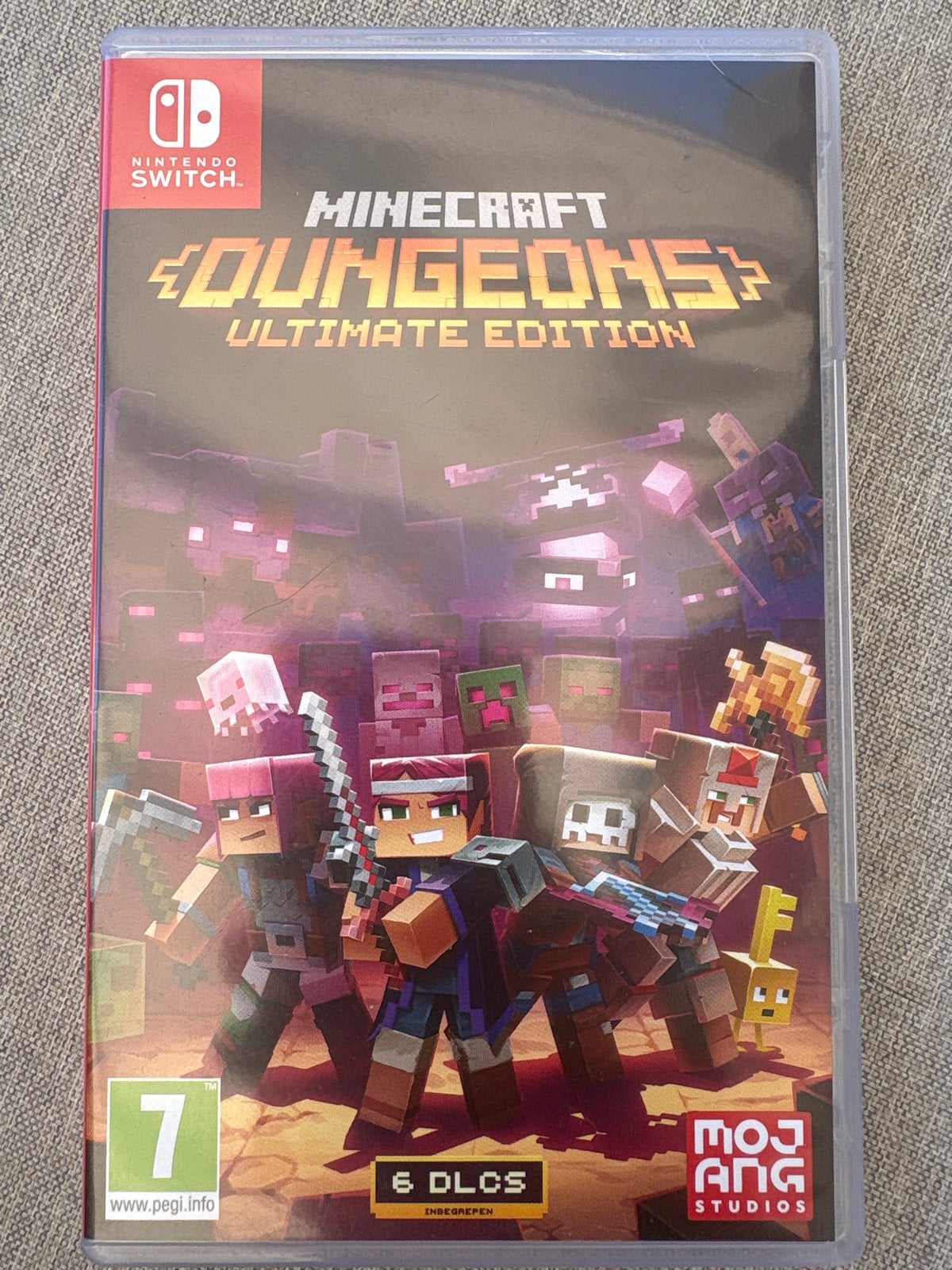 Minecraft Dungeons Ultimate Edition - Nintendo Switch, Ophalen of Verzenden, Zo goed als nieuw, Met games