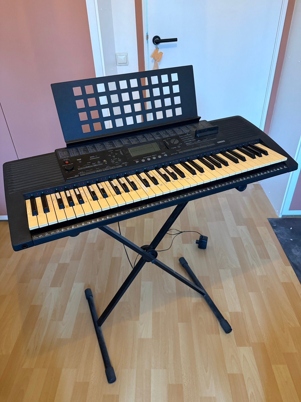 Yamaha PSR 420 keyboard met standaard, Ophalen, Yamaha, Met standaard, 61 toetsen