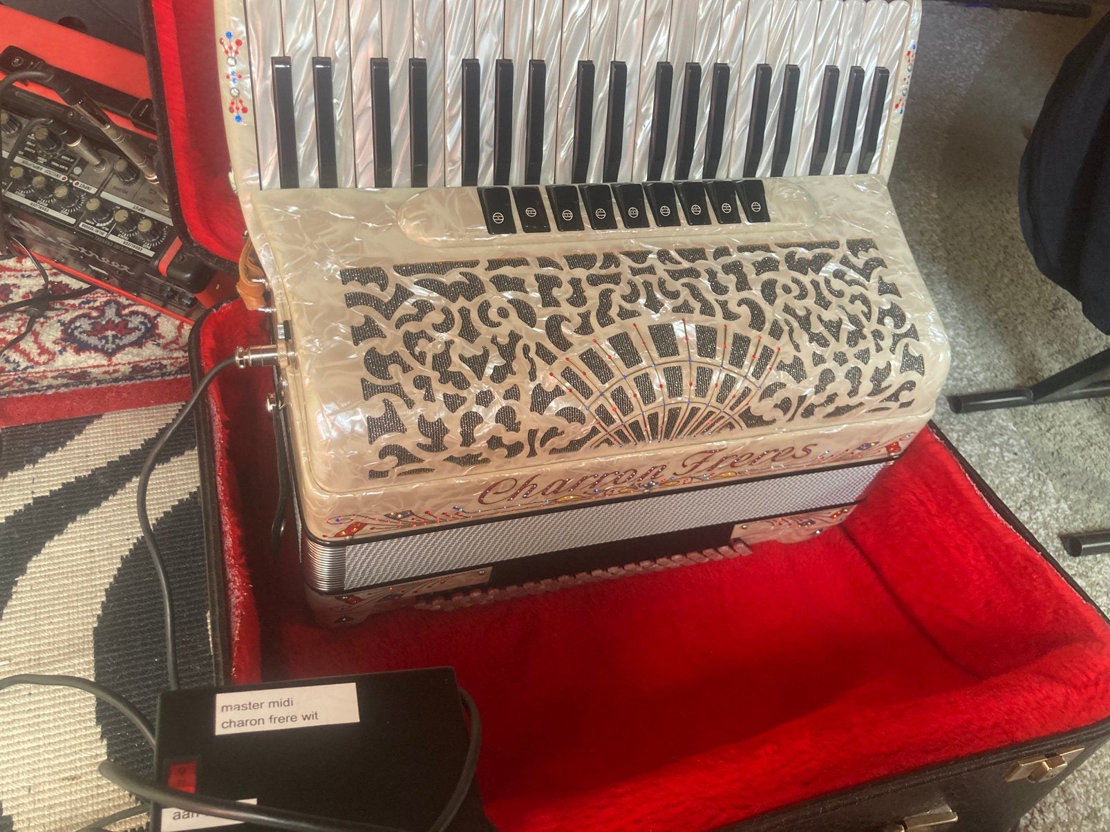 Professionele accordeon :Charron Freres+midi!, Muziek en Instrumenten, Ophalen of Verzenden, Zo goed als nieuw, 96-bas, Overige merken