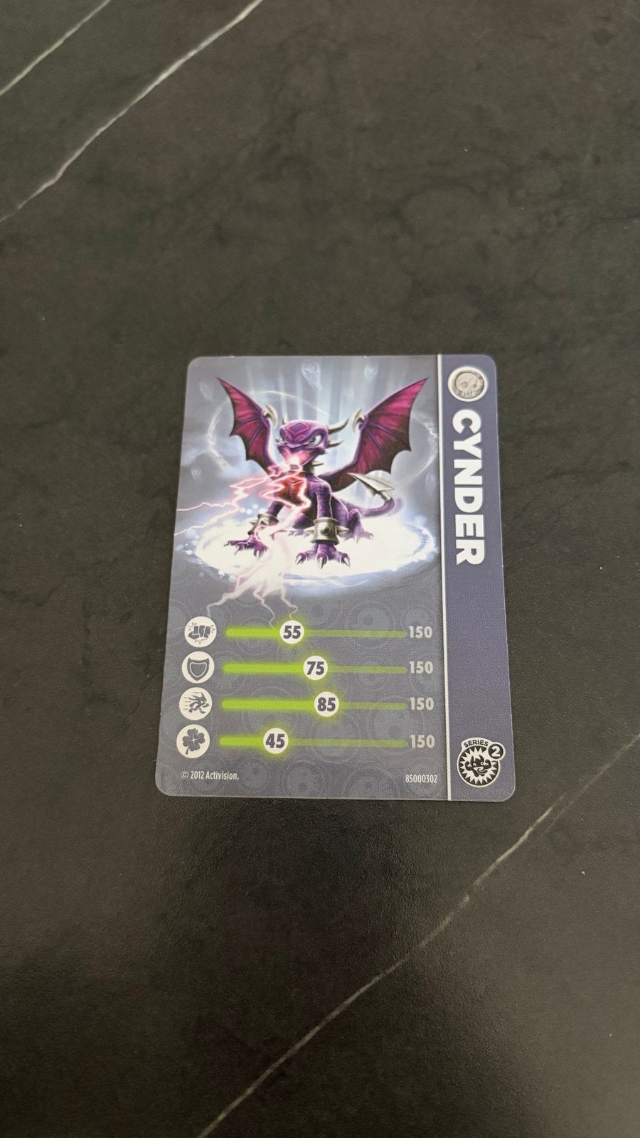 Skylanders Giants Cynder figuur met kaart, Ophalen of Verzenden, Zo goed als nieuw