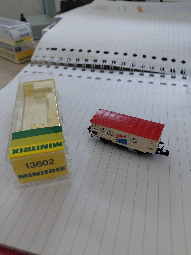 Minitrix 13602 Wagon - Gebruikt met dakschade, Arnold, Gebruikt, Gelijkstroom, Wagon