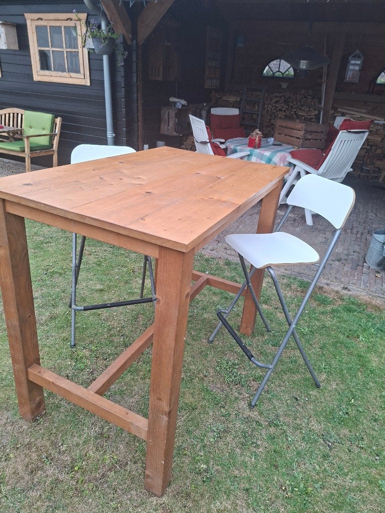 VUREN Houten zit/sta tafel met twee stoelen, Ophalen, Zo goed als nieuw