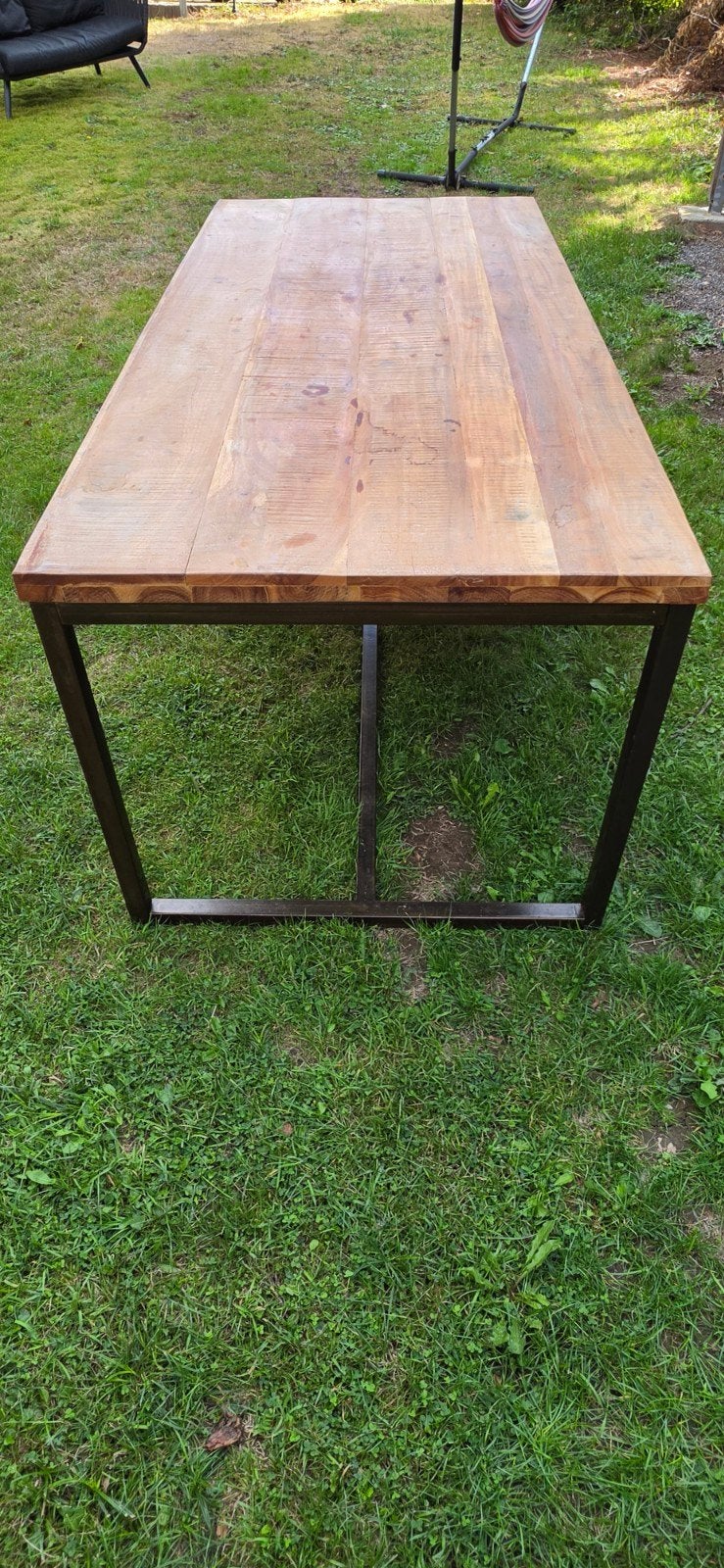 Robuuste eettafel met metalen onderstel en houten blad, Gebruikt, Industrieel, robuust, 50 tot 100 cm, 150 tot 200 cm