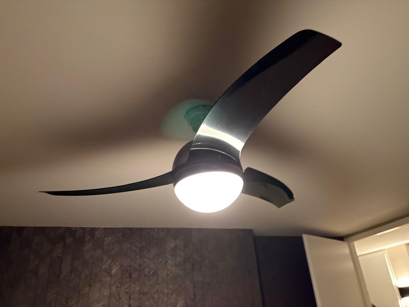 Zwarte plafondventilator met verlichting, 100 cm, 3 snelhede, Witgoed en Apparatuur, Ophalen, Zo goed als nieuw, Plafondventilator