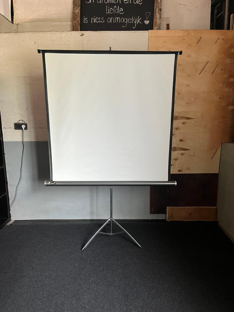 Projectiescherm en tafel voor projector, Ophalen of Verzenden, Zo goed als nieuw
