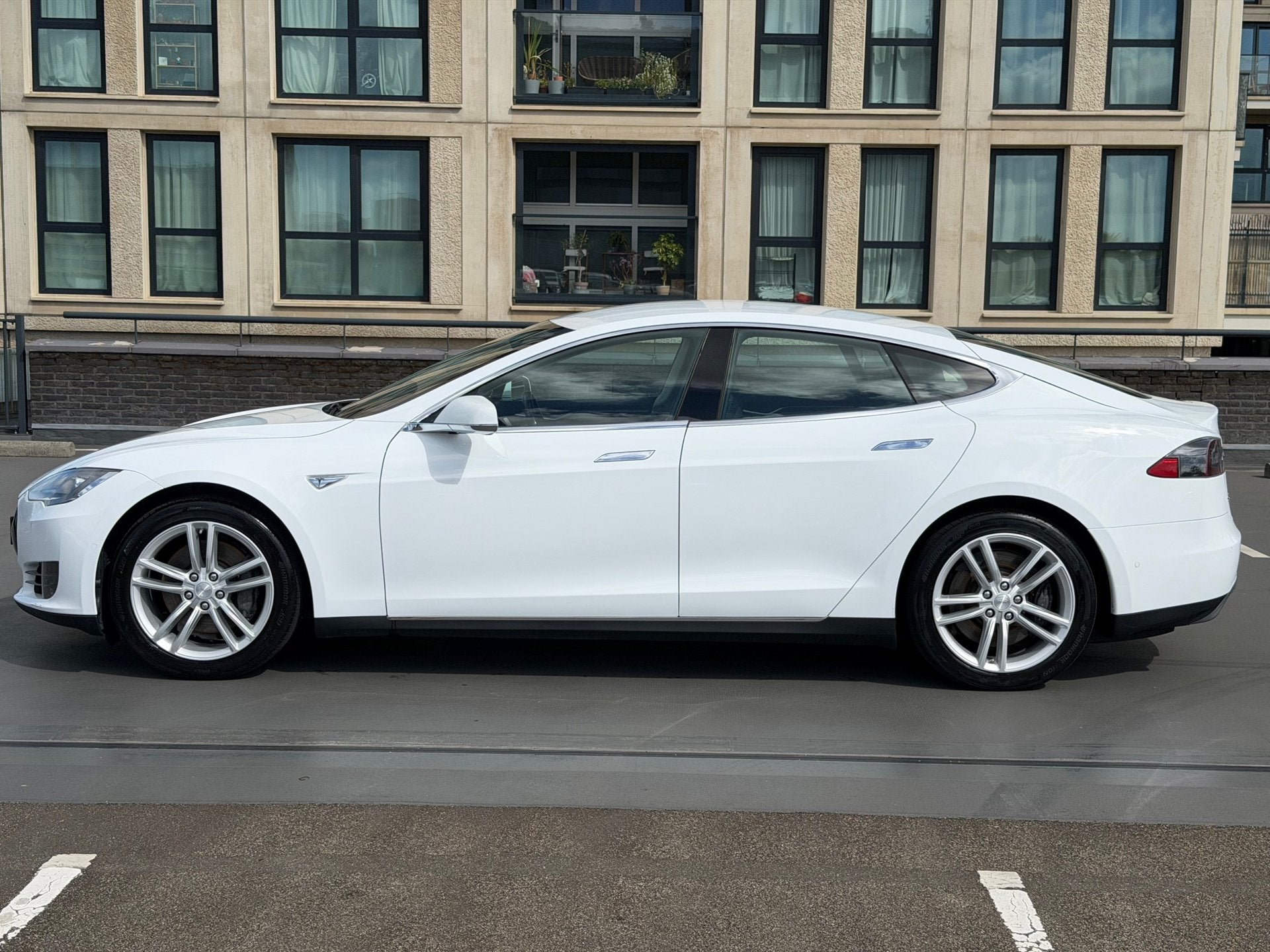 Tesla Model S 70 Base 320+ Km Accubereik Adaptief Cruise Cam, Auto's, Tesla, Dealer onderhouden, Achterwielaandrijving, Gebruikt