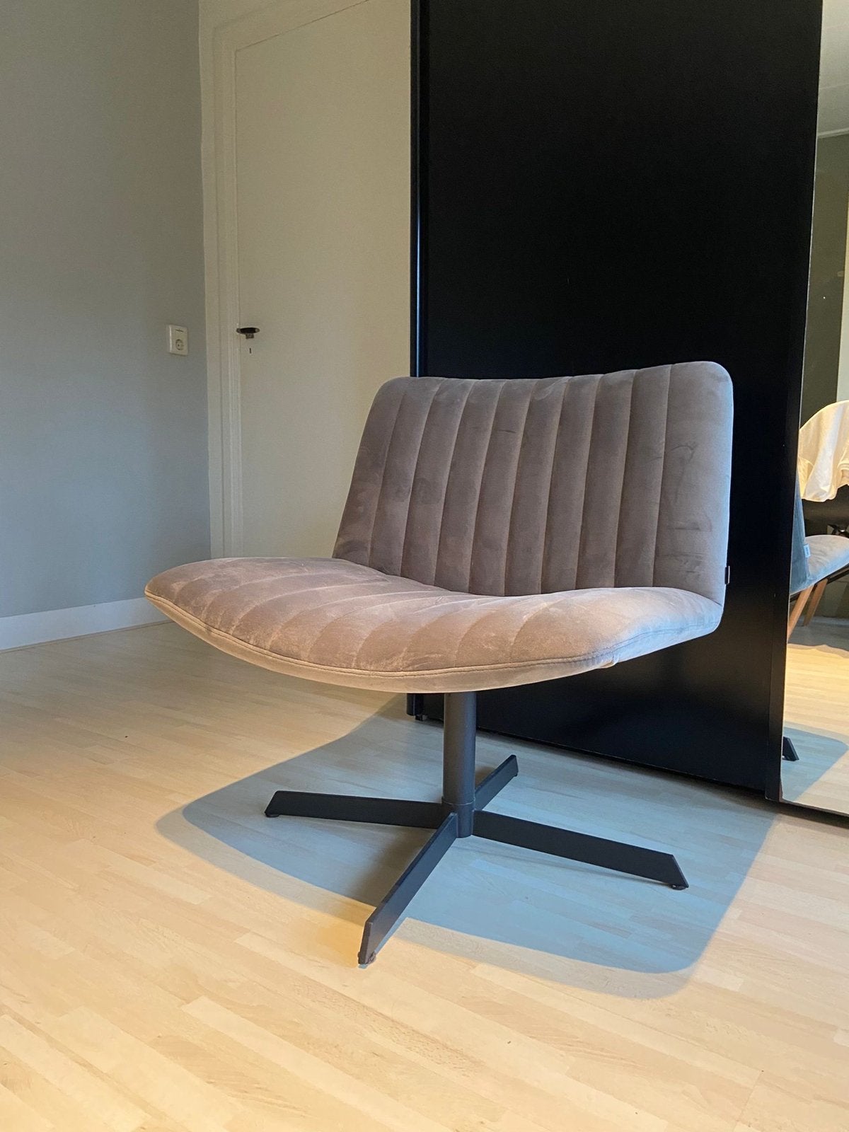 Goossens grijze fauteuil met draaivoet, Huis en Inrichting, Stoelen, Ophalen, Zo goed als nieuw, Eén, Stof