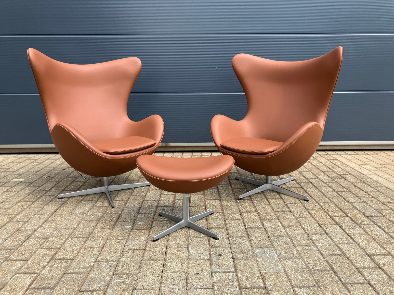 2x Fritz Hansen Egg chair + Ottoman NIEUWSTAAT!, Huis en Inrichting, Fauteuils, Ophalen of Verzenden, Zo goed als nieuw, 75 tot 100 cm