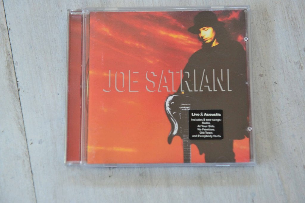 JOE SATRIANI == Joe Satriani 12 geweldige nummers, Inclusief boekje, Zo goed als nieuw, Album, Verzenden