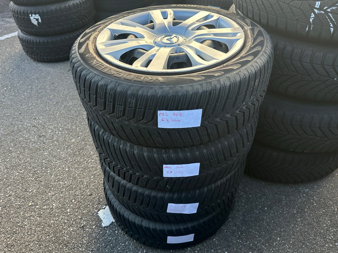 Mazda 2 Winterwielen 185/55 R15 Vredestein Snowtrac 3, Auto-onderdelen, Ophalen, Gebruikt, 15 inch, Banden en Velgen