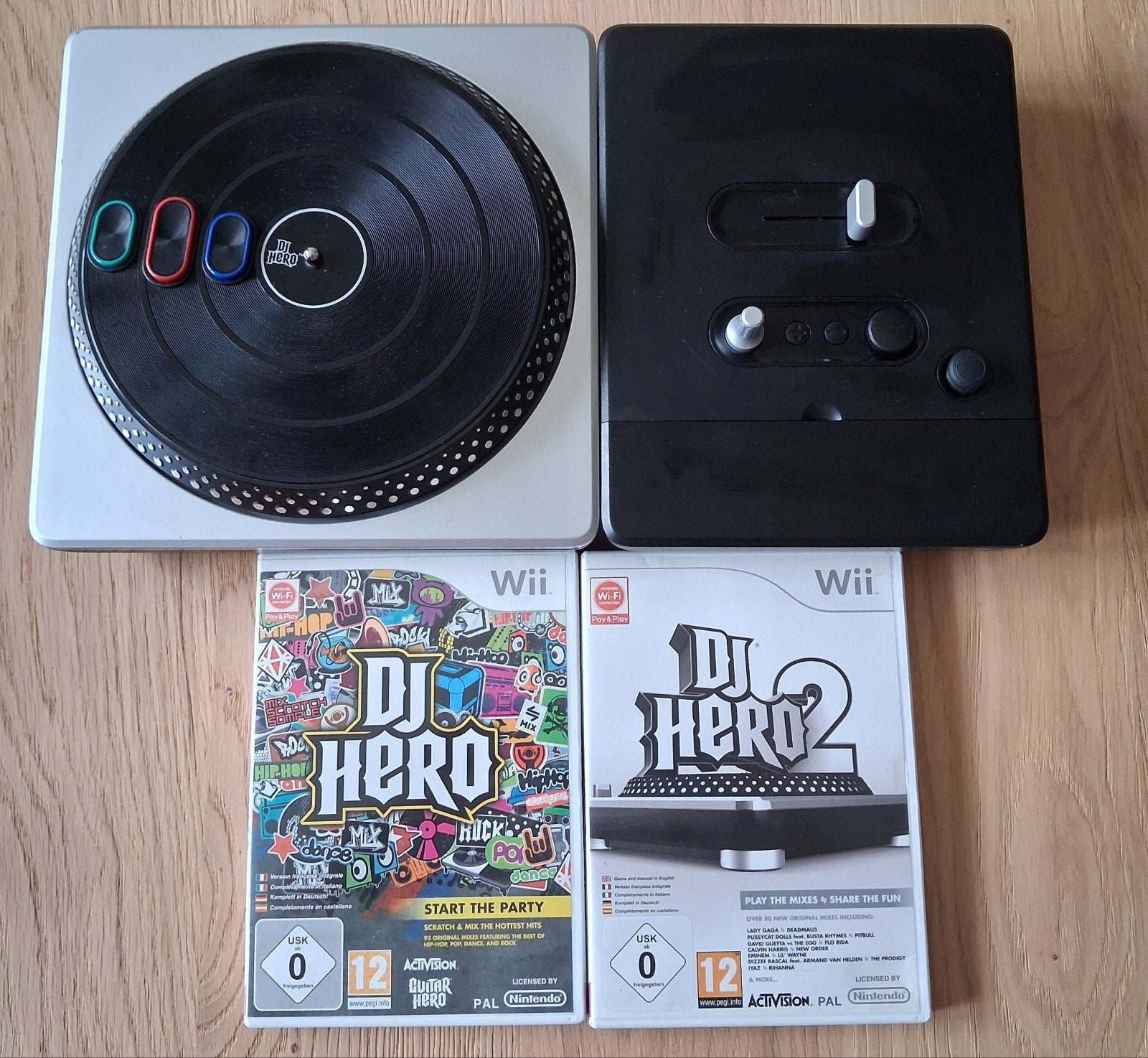 DJ Hero 1 & 2 met draaitafel voor Nintendo Wii, Spelcomputers en Games, Muziek, Gebruikt, 2 spelers, Eén computer