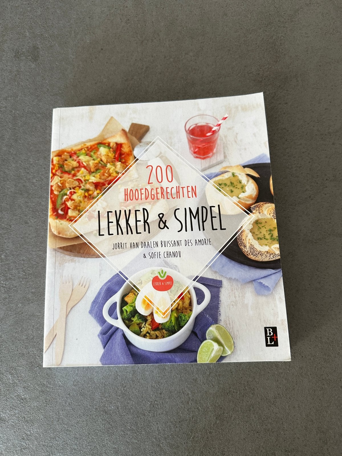Lekker en simpel - 200 hoofdgerechten, Boeken, Kookboeken, Ophalen of Verzenden, Zo goed als nieuw, Hoofdgerechten