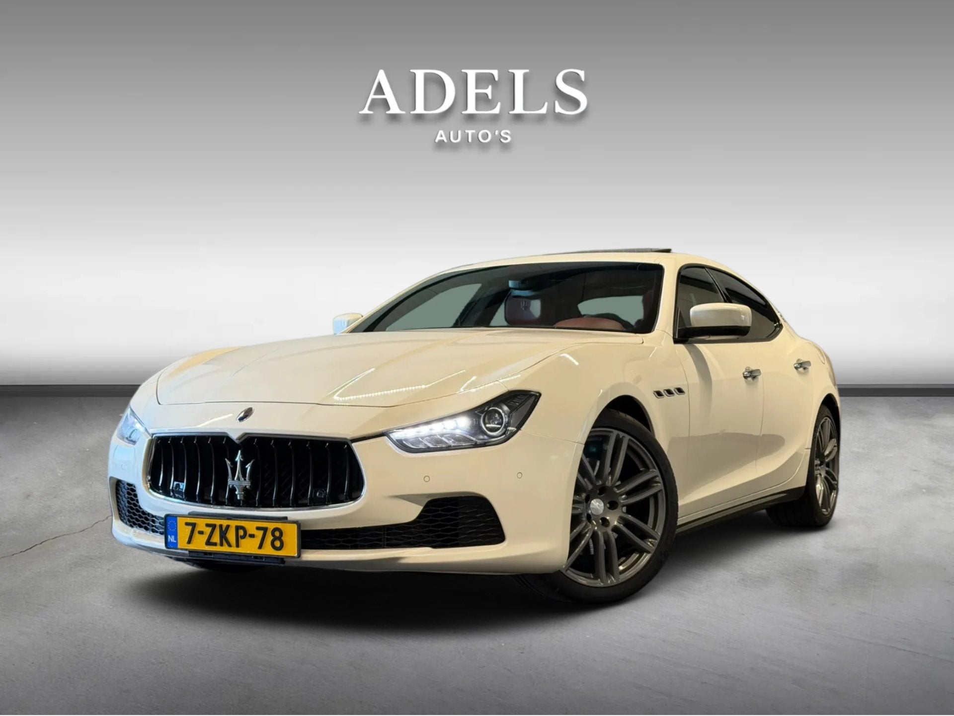 Maserati Ghibli 3.0 V6 D Schuifdak Pearlwhite Keyless Camera, Auto's, Euro 5, Achterwielaandrijving, Gebruikt, Leder