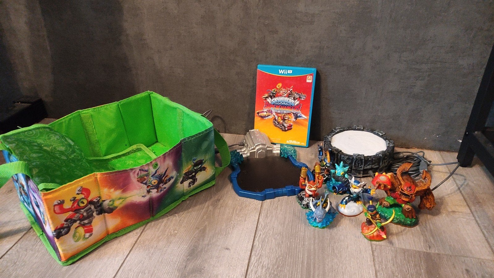 Skylanders superchargers wii u en véél benodigdheden, Ophalen of Verzenden, Zo goed als nieuw