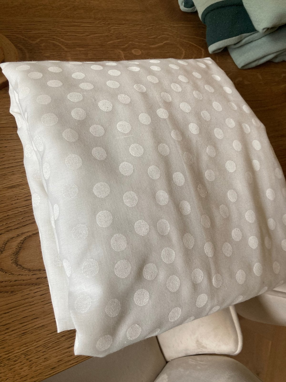 Hema offwhite gordijn witte stippen voor baby/kinderkame, Gebruikt, Wit, Hema, Lichtdoorlatend