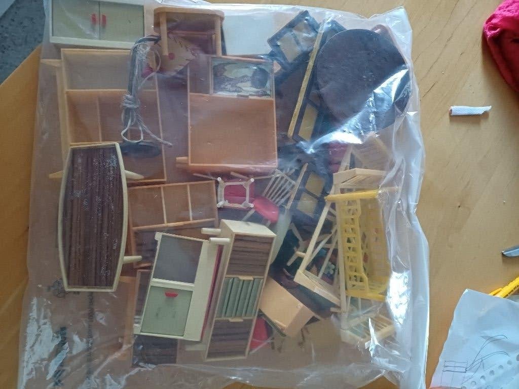 Vintage poppenhuis meubeltjes, Ophalen of Verzenden, Gebruikt, Poppenhuis