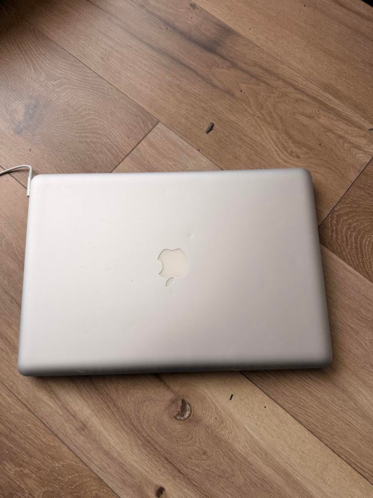 2x apple macbook pro 2011, Ophalen, Zo goed als nieuw, 15 inch, 2 tot 3 Ghz