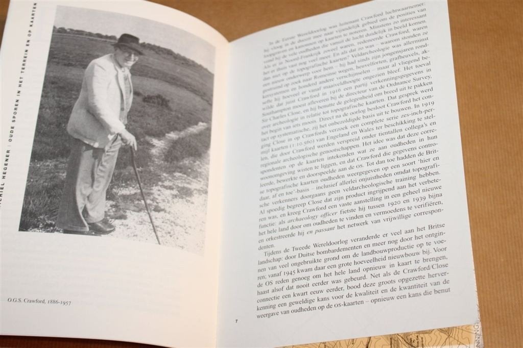 Sporen en Spoorzoekers — Raster 96 — Literair Essayboek, Ophalen of Verzenden, Gelezen