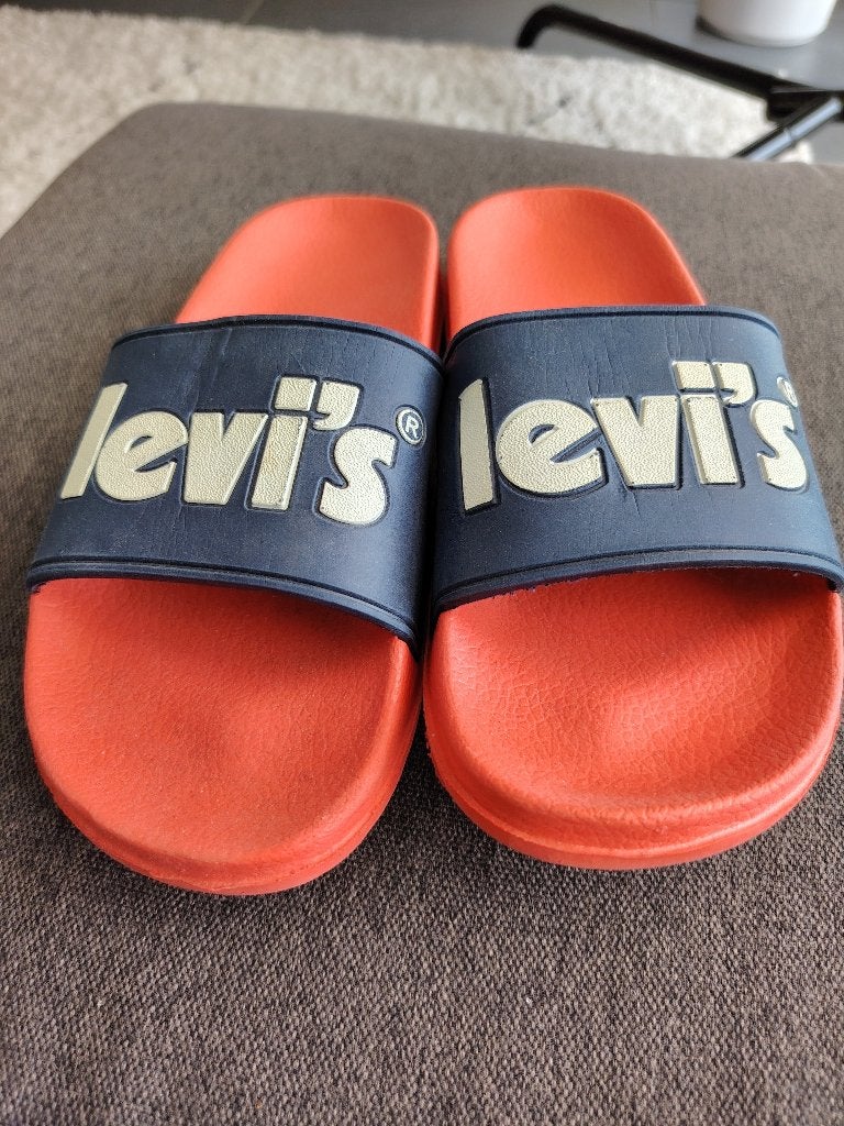 Levi's badslippers maat 37, Gebruikt, Jongen of Meisje, Overige typen, Ophalen of Verzenden