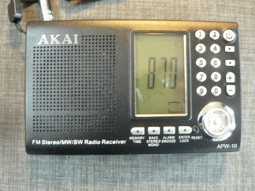 AKAI APW-10 STEREO FM-MW-SW RADIO RECIEVER, Ophalen of Verzenden, Gebruikt, Tuner of Radio, Akai