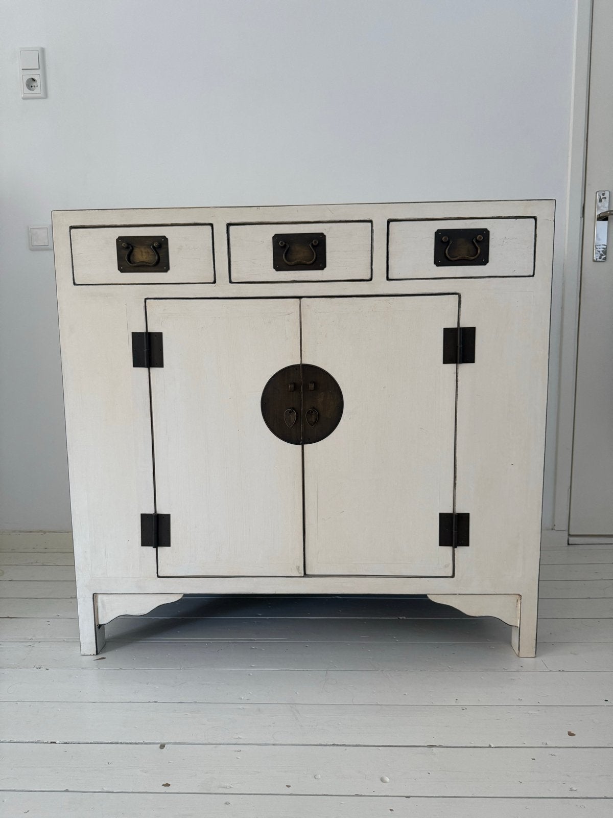Chinees dressoir/kastje met 3 lades en 2 deuren, Antiek en Kunst, Antiek | Meubels | Kasten, Ophalen