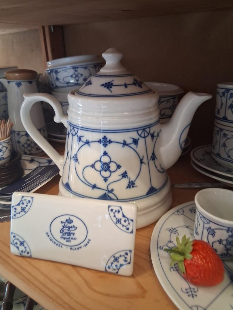 Blau saks  servies  jager kahla winterling, Huis en Inrichting, Keuken | Servies, Ophalen of Verzenden, Nieuw, Overige stijlen
