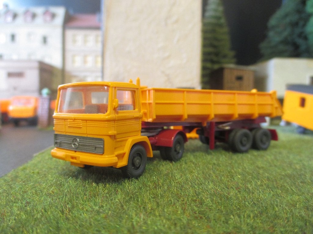Mercedes Benz LPS 1519 kipper oplegger Wiking 677 1975-77 #1, Ophalen of Verzenden, Zo goed als nieuw, Bus of Vrachtwagen, Wiking