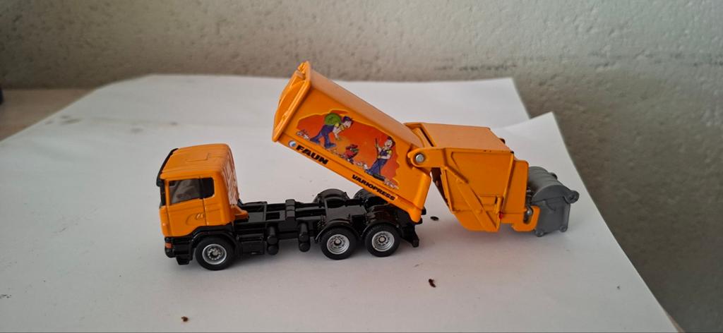 Siku Vuilniswagen met container - Speelgoedmodel, Overige merken, Gebruikt, 1:50 of kleiner, Ophalen of Verzenden