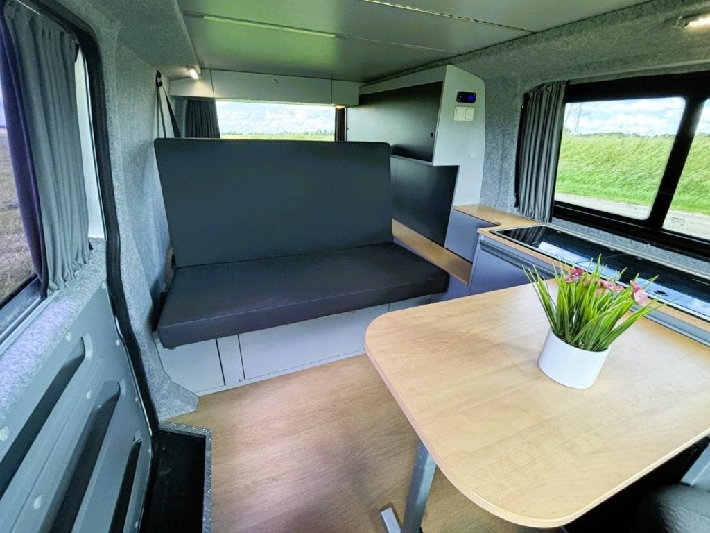 Foto 9 van Volkswagen T5 | 2015 | Euro 4 | 4 slaapplaatsen | Org.NL