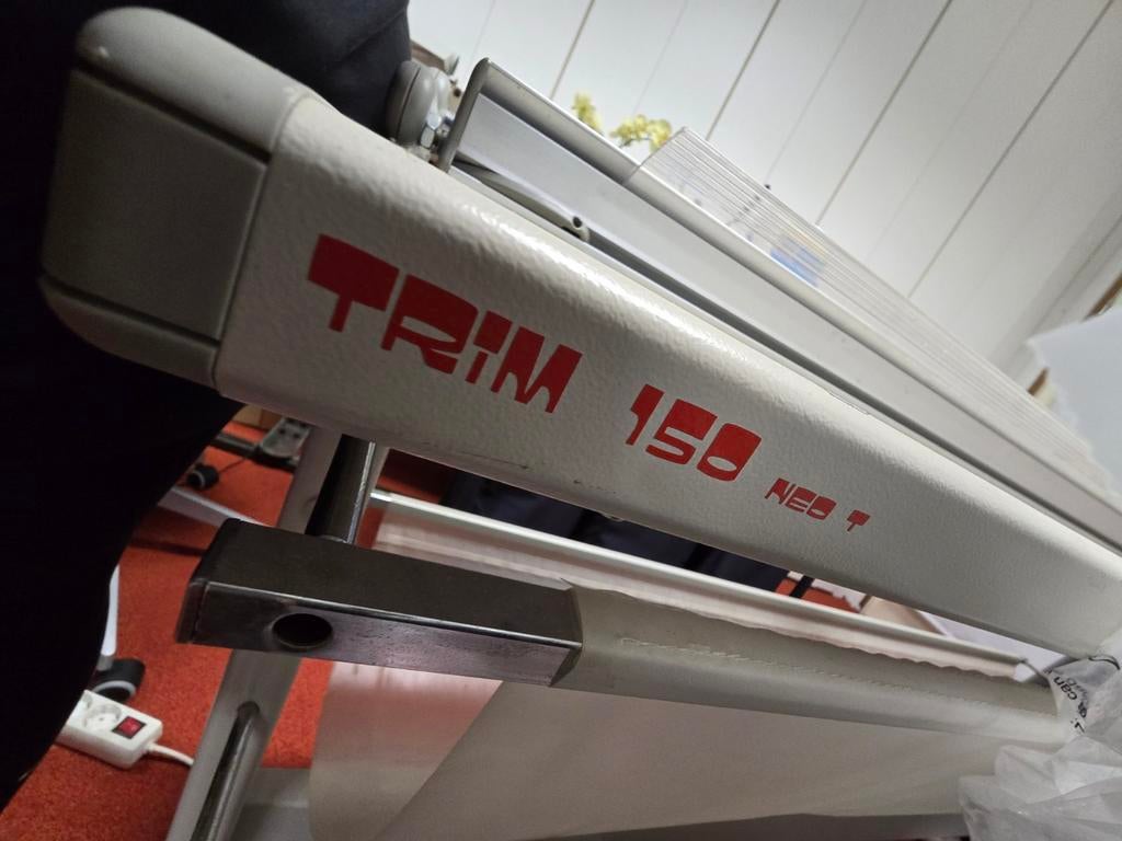 Professionele snijtafel TRIM 150 NEO – met rolhouder, Ophalen of Verzenden