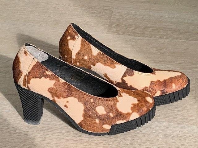 Jan Jansen schoen koeienhuid maat 39, Kleding | Dames, Schoenen, Ophalen, Pumps, Bruin, Nieuw