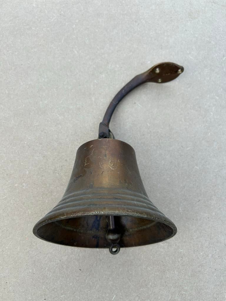 Antieke Bronzen Cafe- Bel met Sierlijke Houder, Ophalen of Verzenden, Koper