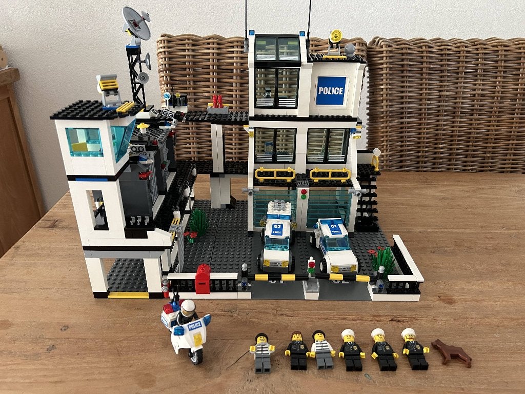 Lego City 7744 Politiebureau, Compleet, City, Lego, Ophalen of Verzenden
