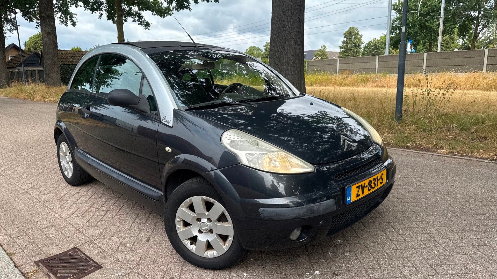 Citroen C3 Pluriel 1.4i 2005 NIEUWE APK DAK GAAT NIET OPEN, Auto's, Citroën, Voorwielaandrijving, Cabriolet, 4 stoelen, 49 €/maand