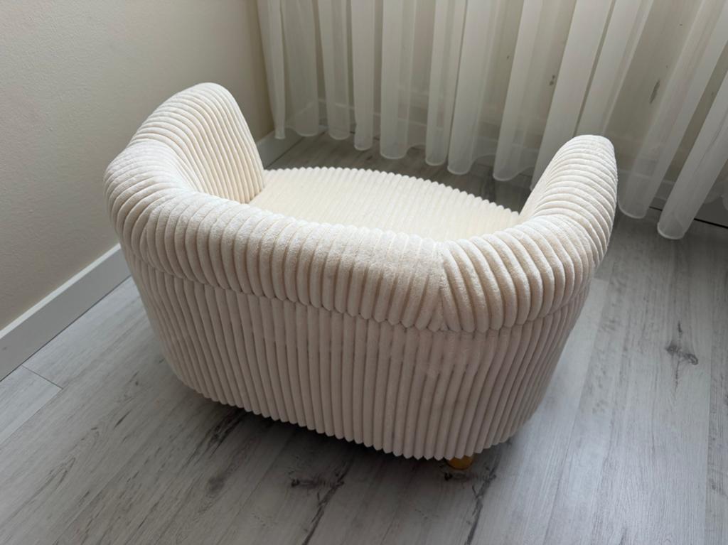 Mooie nieuwe zitstoel, kan ook gebruikt worden voor huisdier, Huis en Inrichting, Zitzakken, Ophalen, Nieuw, Wit