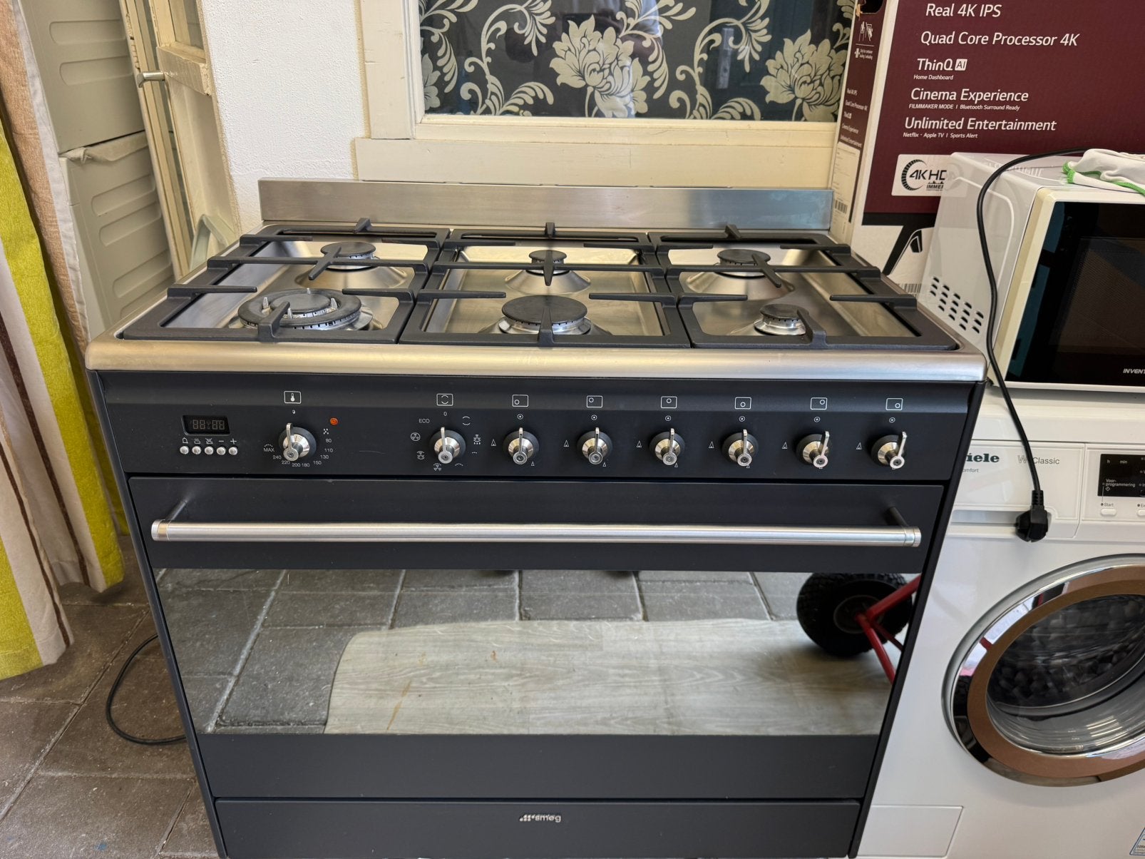 SMEG Gasfornuis | 6 Pits | Zwart/RVS | Schone en Goede Staat, Ophalen, Gebruikt, 60 cm of meer, Energieklasse A of zuiniger