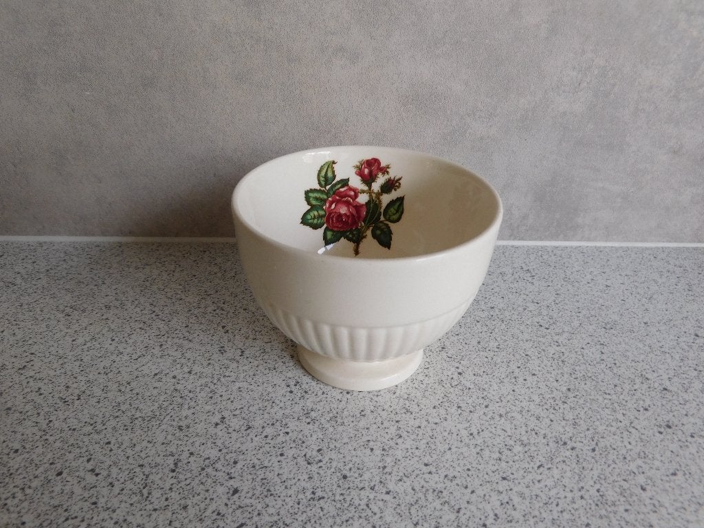 Wedgwood Moss Rose - Suikerkom, Klassiek, Ophalen of Verzenden, Zo goed als nieuw, Kom(men)