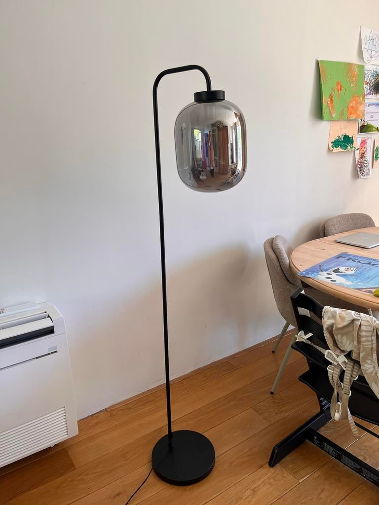 Vloerlamp Pegasi Zwart - Kwantum, Huis en Inrichting, Lampen | Vloerlampen, Ophalen, Gebruikt, Metaal, 150 tot 200 cm