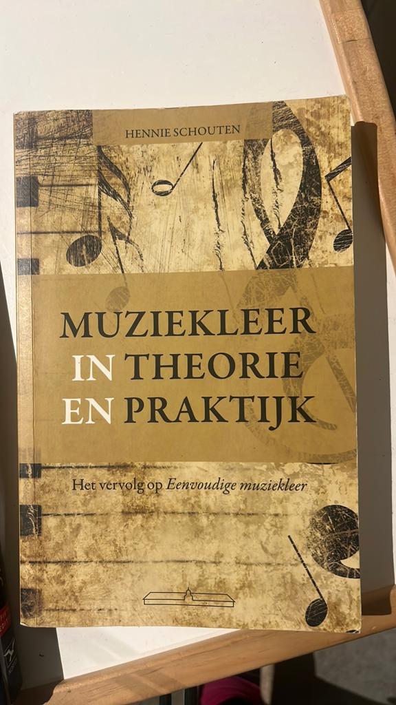 Hennie Schouten - Muziekleer in theorie en praktijk, Hennie Schouten, Artiest, Ophalen of Verzenden, Zo goed als nieuw