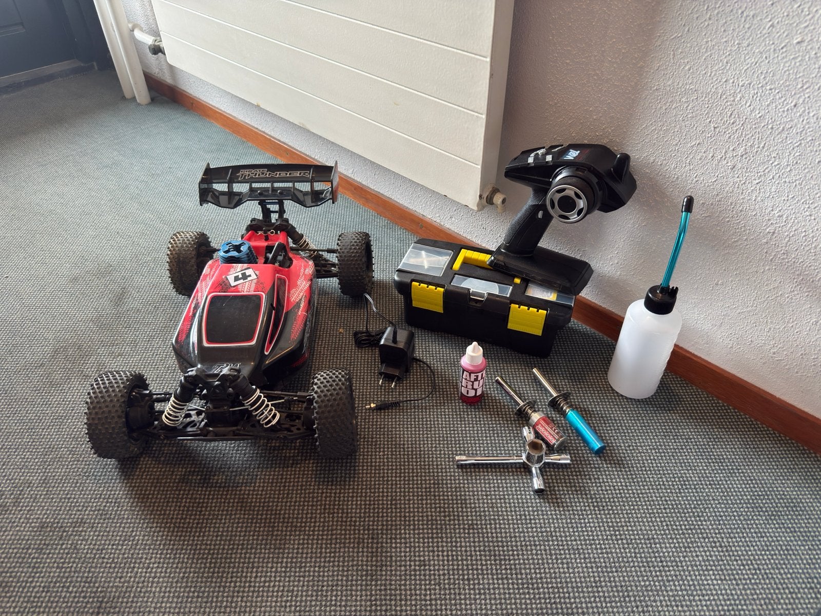 T2M Pirate Thunder RC Buggy Nitro 1:10 RTR, Hobby en Vrije tijd, Gebruikt, Auto offroad, Ophalen of Verzenden, Schaal 1:10