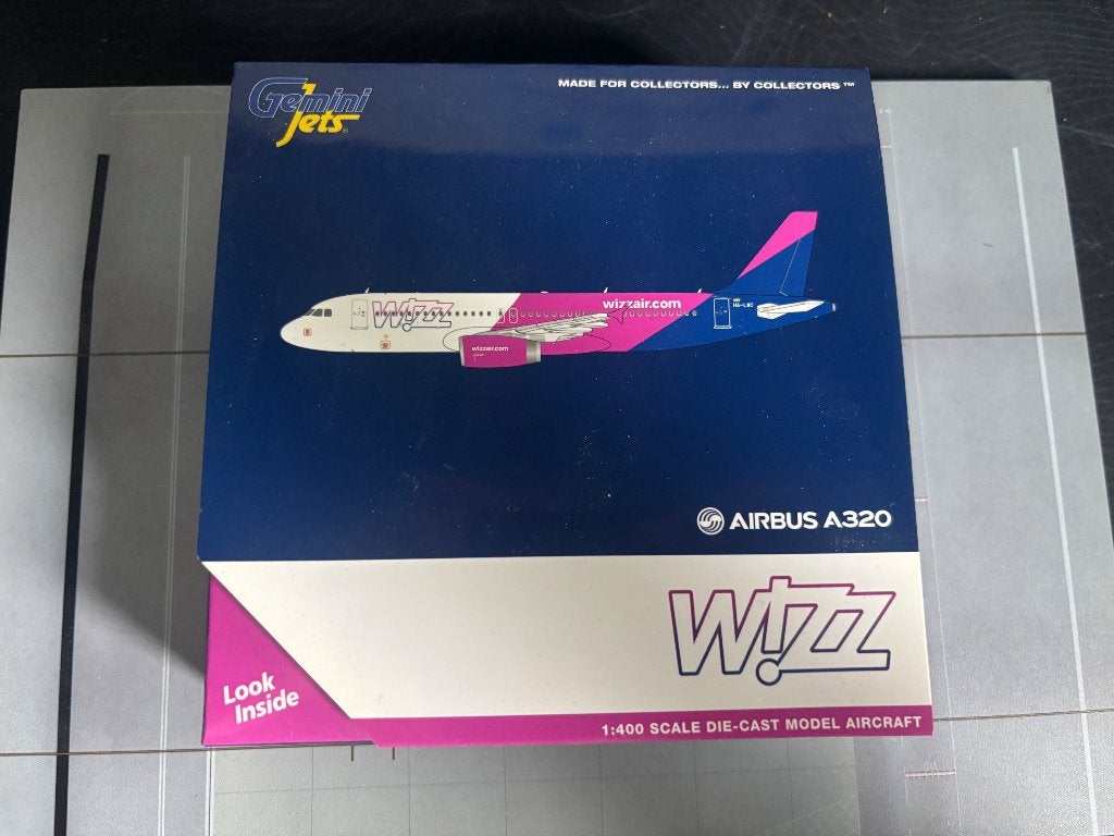 1/400 geminijets a320 wizzair, Verzamelen, Verzenden, Zo goed als nieuw, Schaalmodel