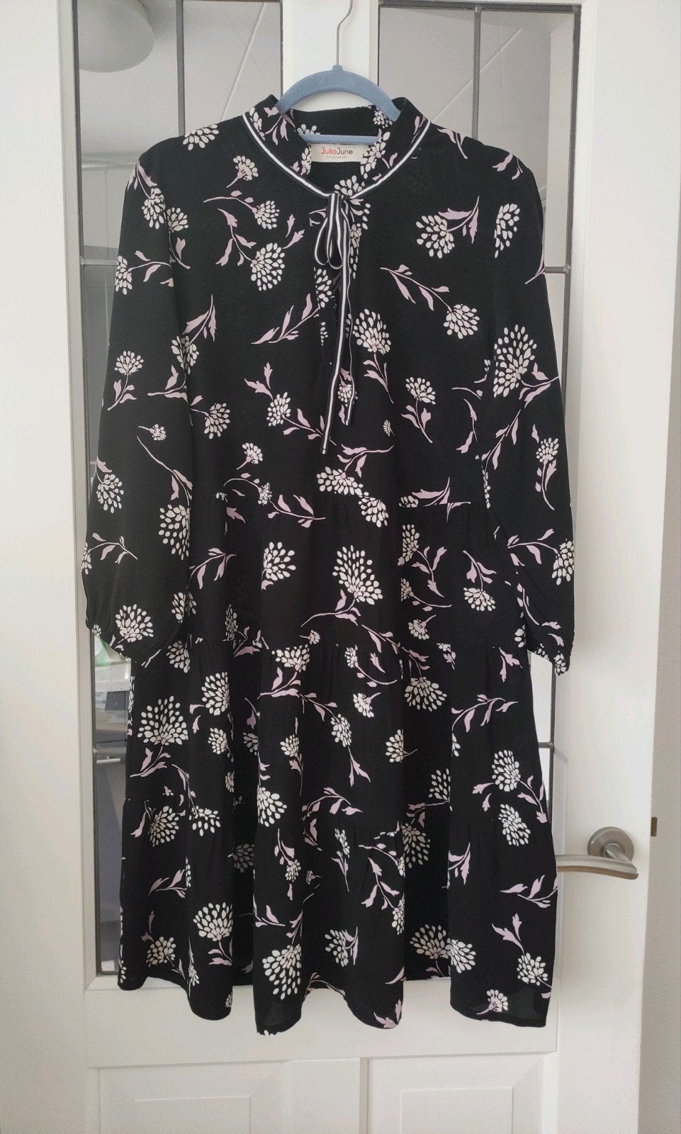 Julia June Zwarte Jurk met Bloemenmotief, Maat 42 (L), Verzenden, Zwart, Maat 42/44 (L), Julia June